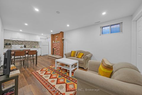 Photo 39 at 12 Dorian Place, Uplands, Vaughan