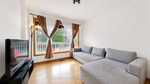 Photo 2 at 289D Bartlett Avenue, Junction, Toronto
