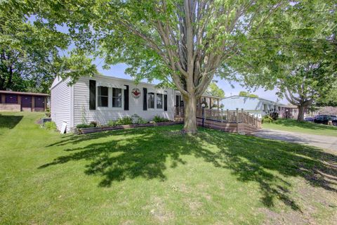 Photo 2 at 36 Linden Lane, Rural Innisfil, Innisfil