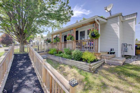 Photo 3 at 36 Linden Lane, Rural Innisfil, Innisfil