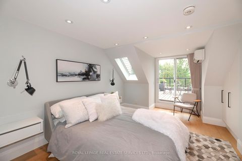 Photo 13 at 149 Winchester Street, South St. James Town, Toronto