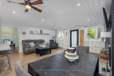 Photo 7 at 19 Metro Road S, Keswick North, Georgina