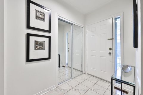 Photo 4 at 113 Redondo Drive, Beverley Glen, Vaughan