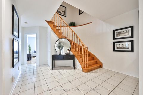 Photo 5 at 113 Redondo Drive, Beverley Glen, Vaughan