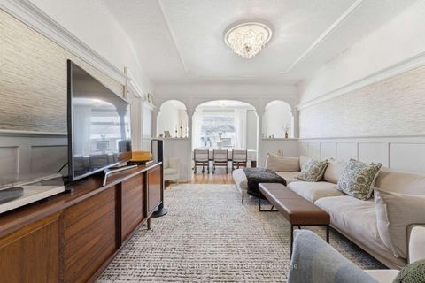 Photo 3 at 42 Mansfield Avenue, Bellwoods, Toronto
