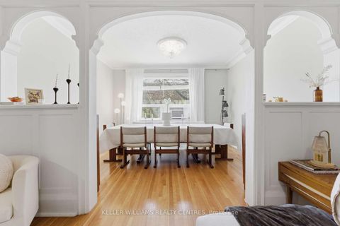 Photo 5 at 42 Mansfield Avenue, Bellwoods, Toronto