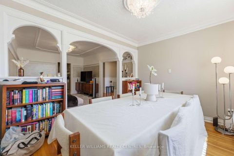 Photo 6 at 42 Mansfield Avenue, Bellwoods, Toronto