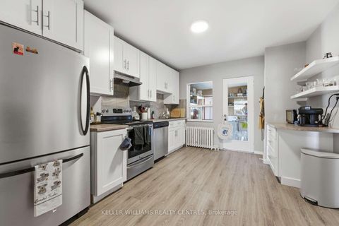 Photo 10 at 42 Mansfield Avenue, Bellwoods, Toronto