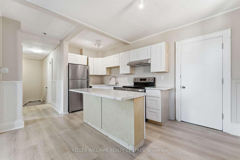 Photo 18 at 42 Mansfield Avenue, Bellwoods, Toronto