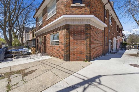 Photo 32 at 42 Mansfield Avenue, Bellwoods, Toronto