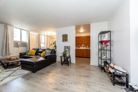 Photo 8 at 315 - 100 Dundalk Drive, Dorset Park, Toronto