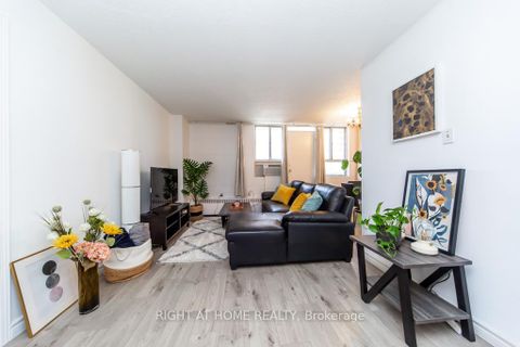 Photo 10 at 315 - 100 Dundalk Drive, Dorset Park, Toronto