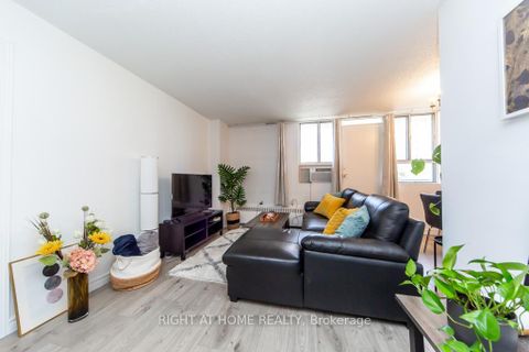 Photo 11 at 315 - 100 Dundalk Drive, Dorset Park, Toronto