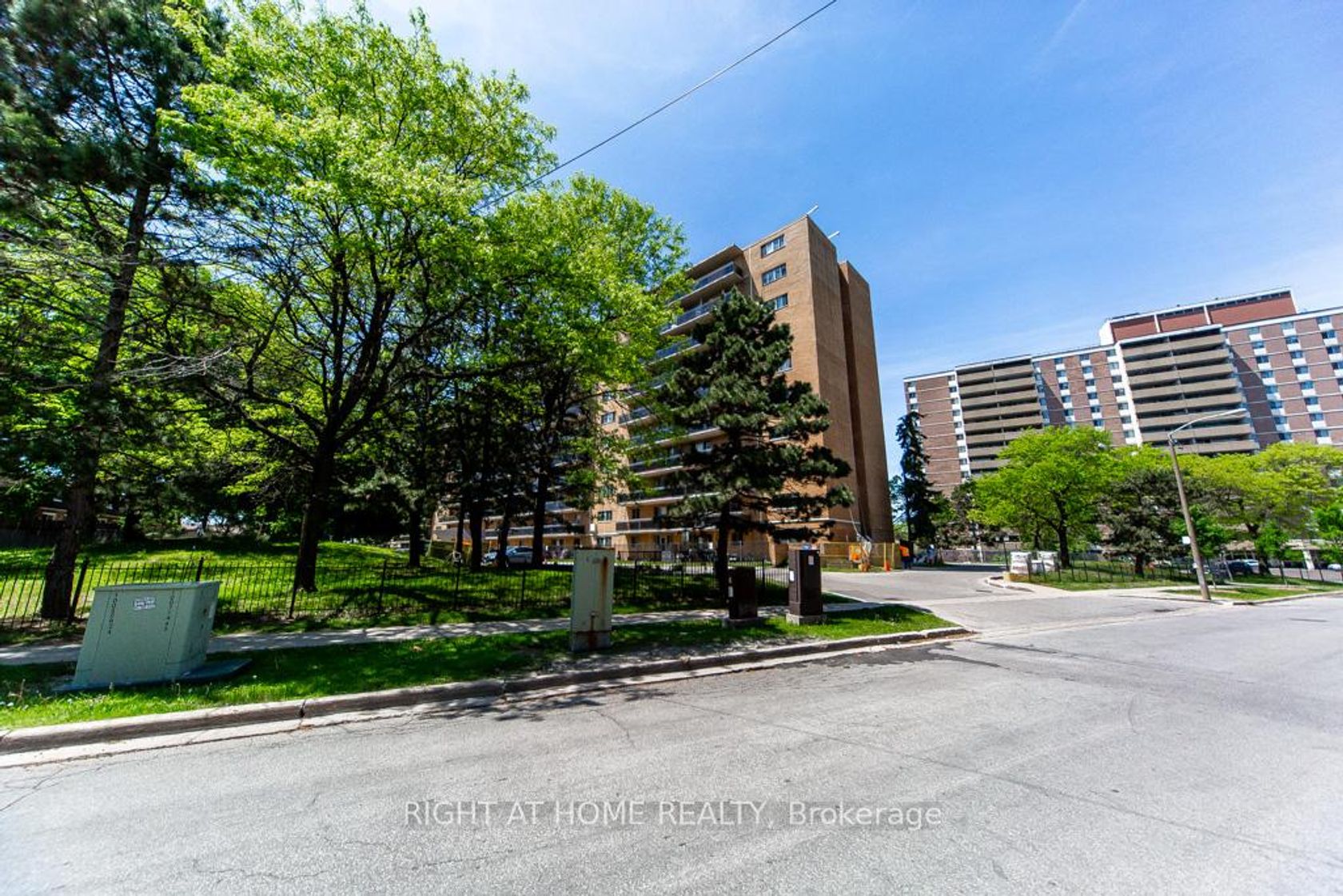 315 - 100 Dundalk Drive, Dorset Park, Toronto photo 8