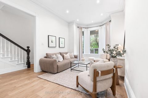 Photo 3 at 33 Lakeview Avenue, Bellwoods, Toronto