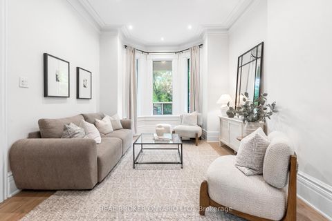 Photo 4 at 33 Lakeview Avenue, Bellwoods, Toronto