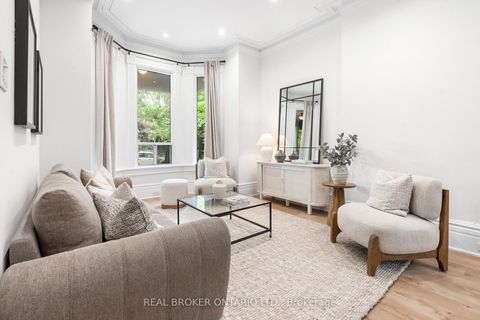 Photo 5 at 33 Lakeview Avenue, Bellwoods, Toronto