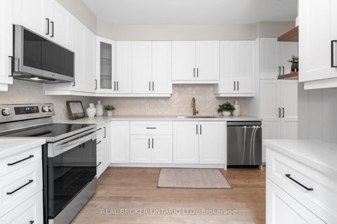 Photo 13 at 33 Lakeview Avenue, Bellwoods, Toronto