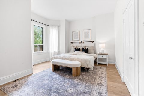 Photo 19 at 33 Lakeview Avenue, Bellwoods, Toronto