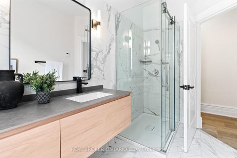 Photo 30 at 33 Lakeview Avenue, Bellwoods, Toronto