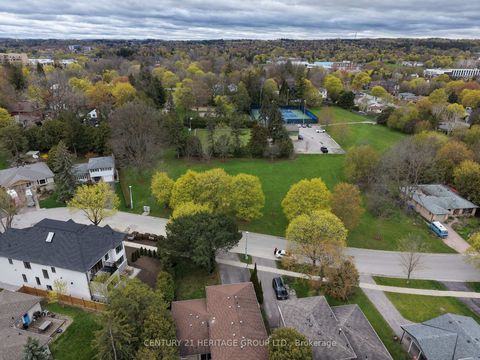 Photo 35 at 7 Cedar Crescent, Aurora Village, Aurora