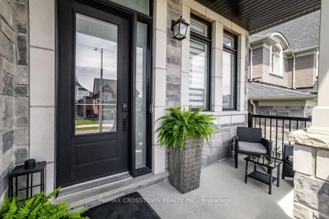 Photo 2 at 1376 Lawson Street, Alcona, Innisfil