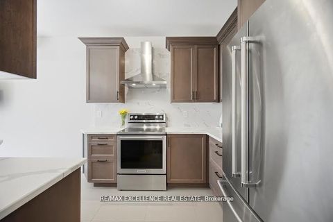Photo 13 at 67 Drizzel Crescent, Oak Ridges, Richmond Hill