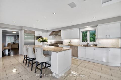 Photo 9 at 298 Castlehill Road, Maple, Vaughan