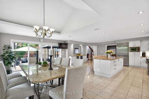 Photo 11 at 298 Castlehill Road, Maple, Vaughan