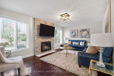Photo 14 at 298 Castlehill Road, Maple, Vaughan