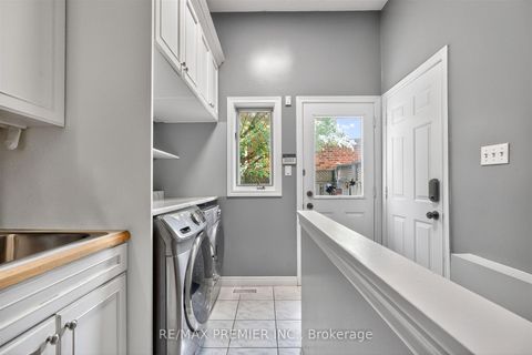 Photo 17 at 298 Castlehill Road, Maple, Vaughan