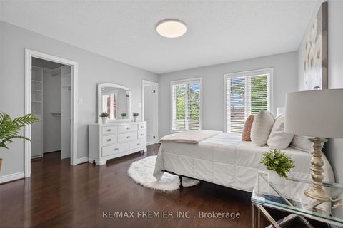 Photo 24 at 298 Castlehill Road, Maple, Vaughan