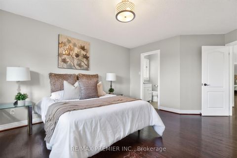 Photo 25 at 298 Castlehill Road, Maple, Vaughan