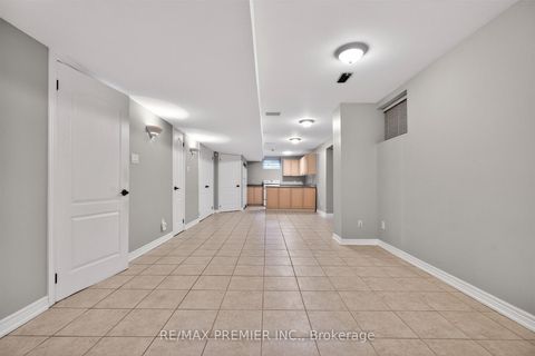 Photo 29 at 298 Castlehill Road, Maple, Vaughan