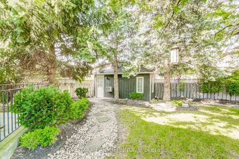 Photo 43 at 298 Castlehill Road, Maple, Vaughan