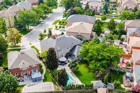 Photo 48 at 298 Castlehill Road, Maple, Vaughan