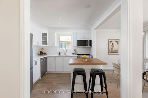 Photo 7 at 18 Alhart Drive, Beaumonde Heights, Toronto