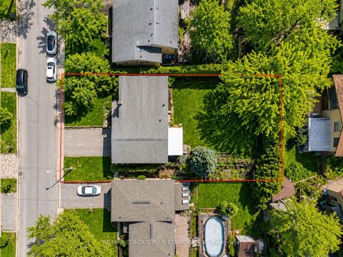 Photo 4 at 333 Pleasant Avenue, Newtonbrook West, Toronto