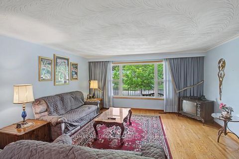 Photo 3 at 17 Chalet Road, Pleasant View, Toronto