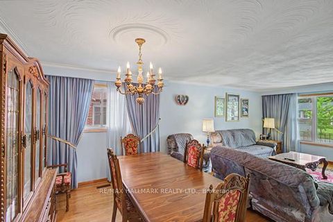 Photo 4 at 17 Chalet Road, Pleasant View, Toronto