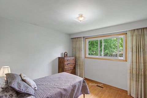 Photo 12 at 17 Chalet Road, Pleasant View, Toronto