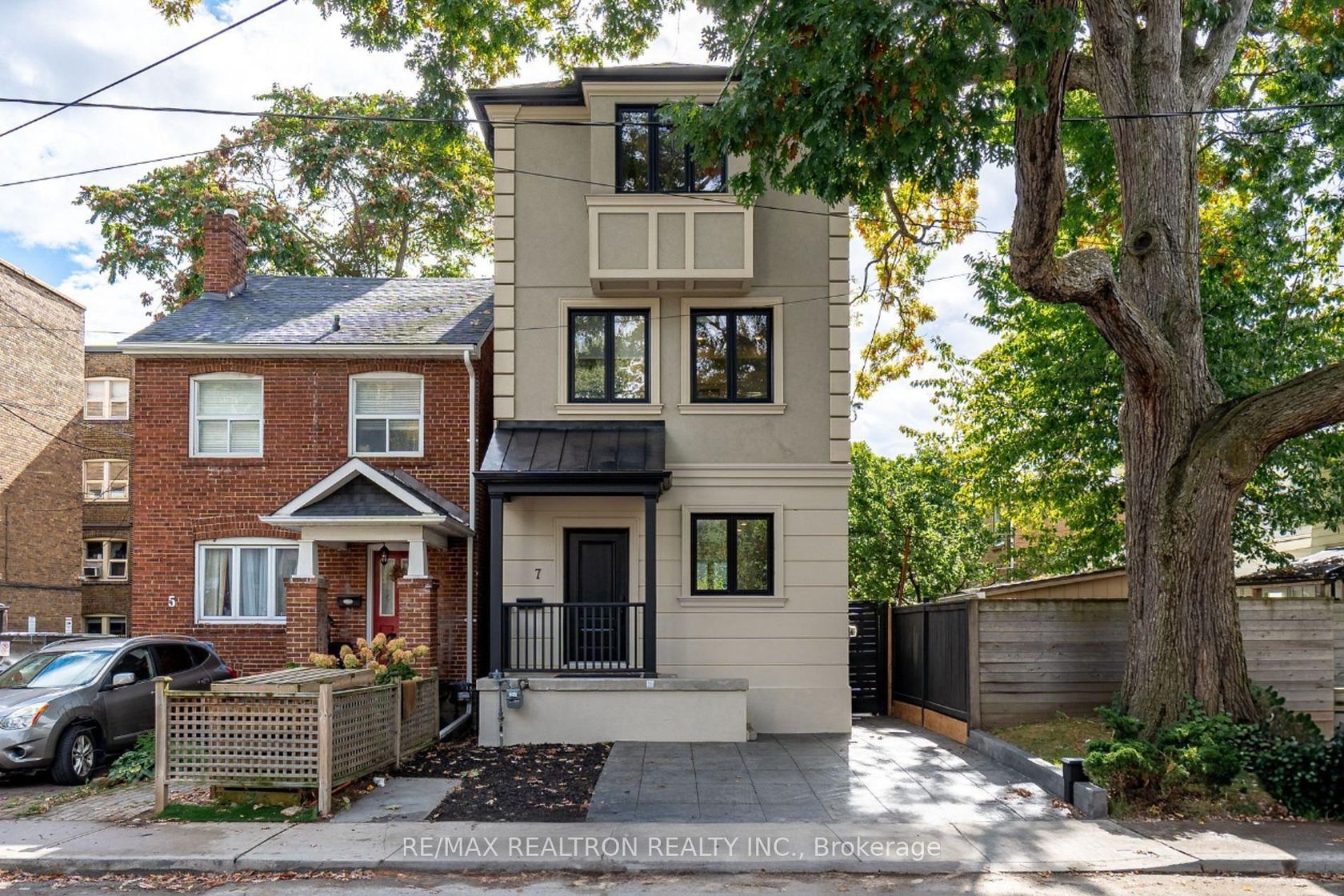 7 Louise Avenue, Cedarvale, Toronto photo number 2