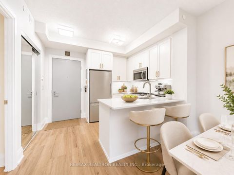 Photo 1 at 415 - 2 Old Mill Drive, Swansea, Toronto