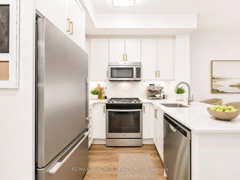Photo 2 at 415 - 2 Old Mill Drive, Swansea, Toronto