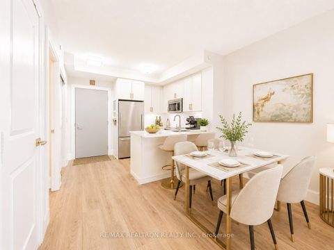 Photo 5 at 415 - 2 Old Mill Drive, Swansea, Toronto