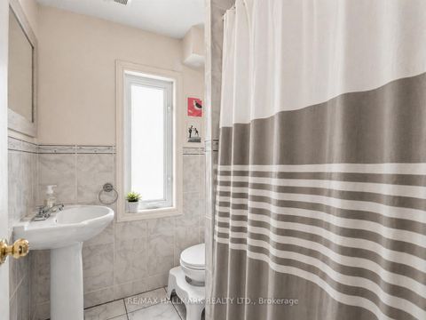 Photo 13 at 141 Palmerston Avenue, Little Italy, Toronto