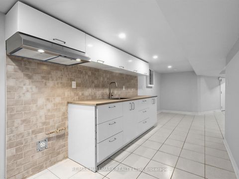 Photo 17 at 141 Palmerston Avenue, Little Italy, Toronto