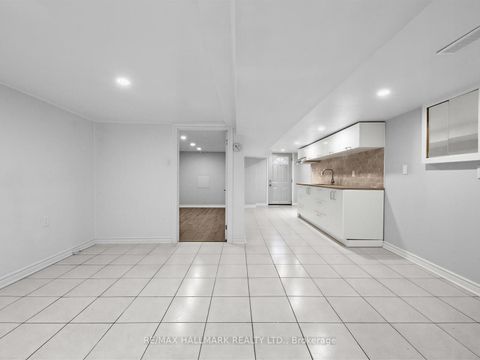 Photo 19 at 141 Palmerston Avenue, Little Italy, Toronto