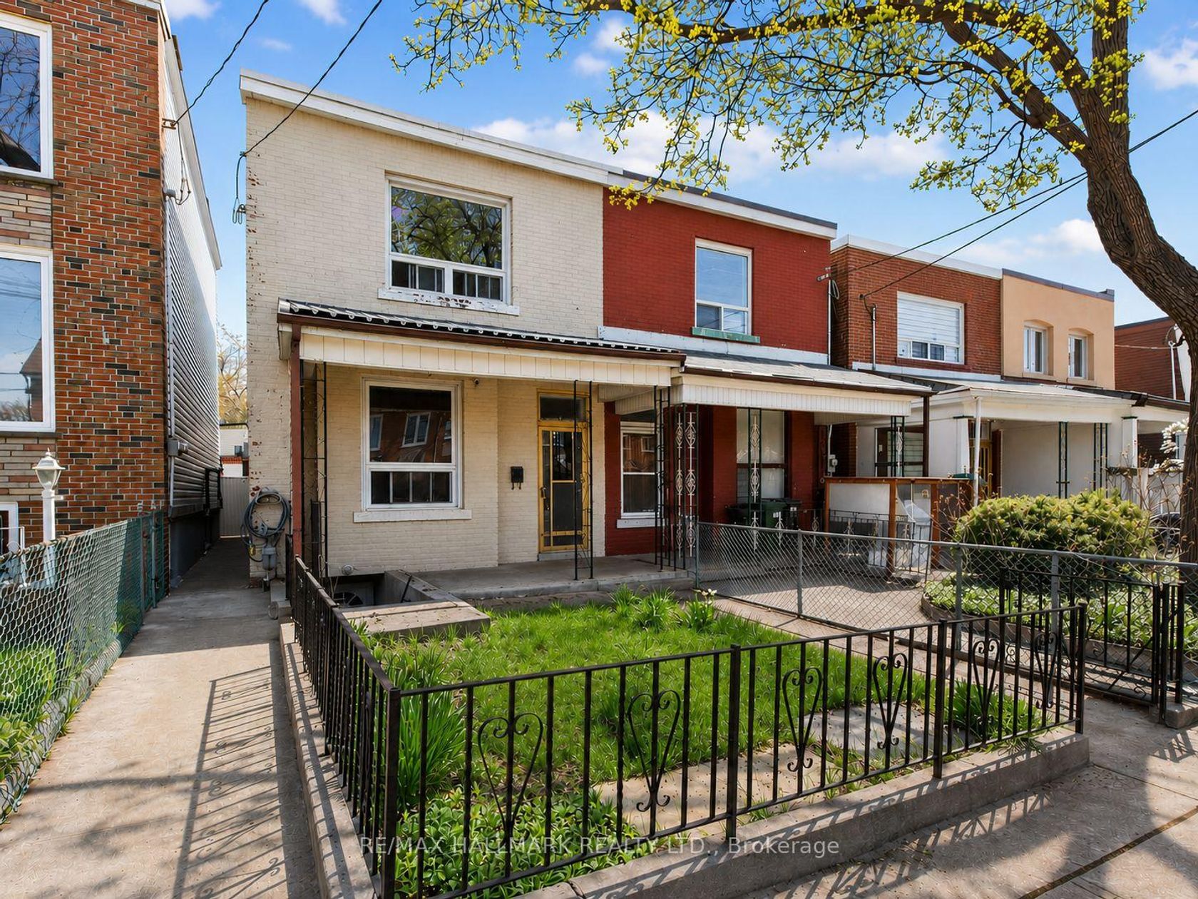 141 Palmerston Avenue, Little Italy, Toronto photo number 2