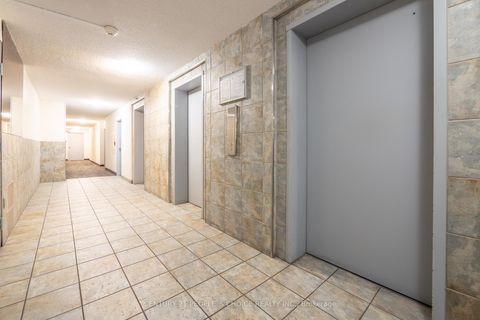Photo 9 at 910 - 40 Panorama Court, Jamestown, Toronto